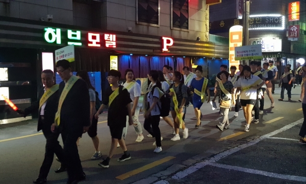 지난 22일에 한 민·관 합동 청소년 선도 캠페인. (사진=팔달구)