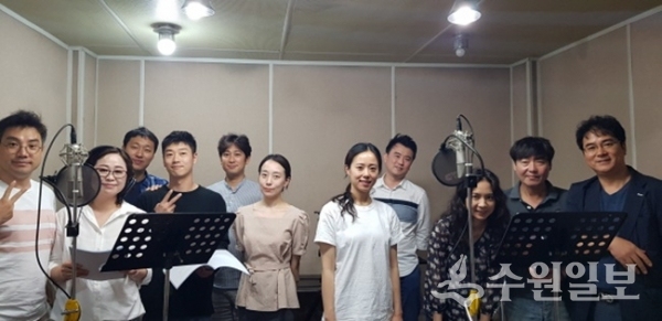 경기도립극단이 ‘끌 수 없는 불꽃’ 작품을 ‘소리책’으로 제작해, 전국 시각장애인 도서관 및 점자도서관, 시각장애인학교 등에 배포할 예정이다.(사진=경기도문화의전당) 
