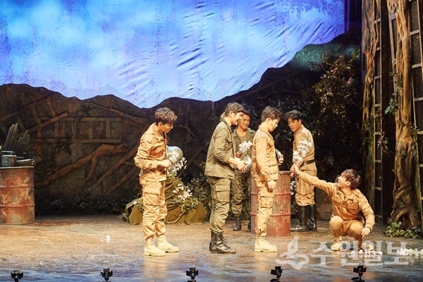 창작뮤지컬 '여신님이 보고 계셔' 공연 장면.(사진=수원문화재단)
