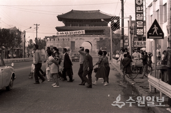 1969년 팔달문 앞 모습.(사진=수원시)