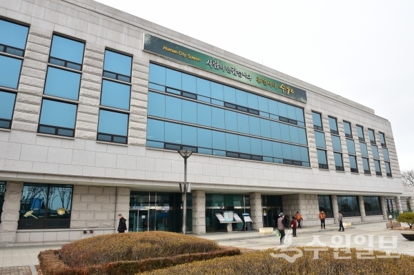 수원시 17개 도서관이 겨울방학 독서문화 프로그램을 준비했다. 사진은 팔달구 선경도서관.(사진=수원시)