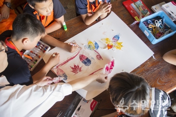 꿈다락토요문화학교를 통해 아이들이 상상력을 펼치고 있다.(사진=경기문화재단)