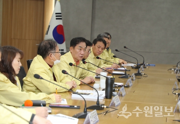 정장선 평택시장이 신종 코로나바이러스 대책회의를 주재하고 있다.(사진=평택시)