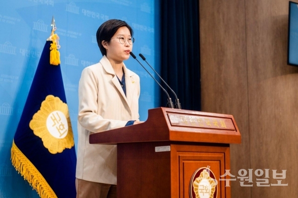 박예휘 정의당 후보가 30일 국회 정론관에서 공약을 발표하고 있다.(사진=박예휘 후보 선거캠프)
