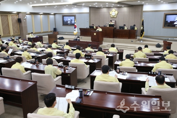18일 열린 제351회 수원시의회 임시회 회의 장면.(사진=수원시의회)