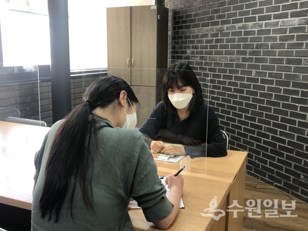강화군 통합심리지원단 상담 장면.(사진=강화군)