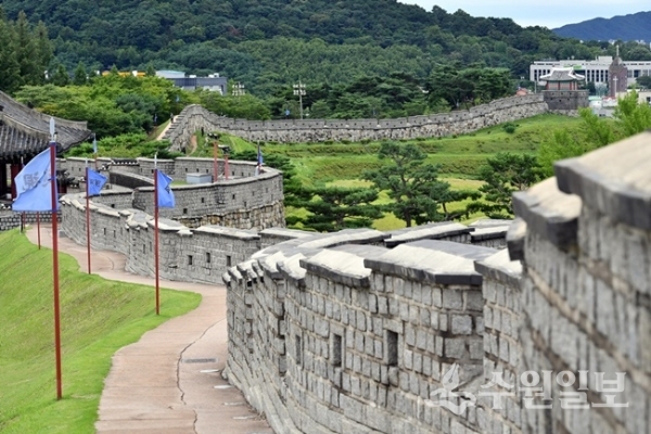 수원 화성 성곽길.(사진=경기도)