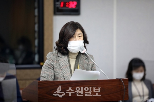 무장애도시조성조례를 대표발의한 수원시의회 조미옥의원(더불어민주당, 금곡·입북동) (사진=수원시의회)