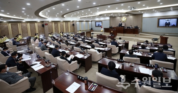 수원시의회가 13일 제359회 임시회 본회의를 갖고 있다. (사진=수원시의회)