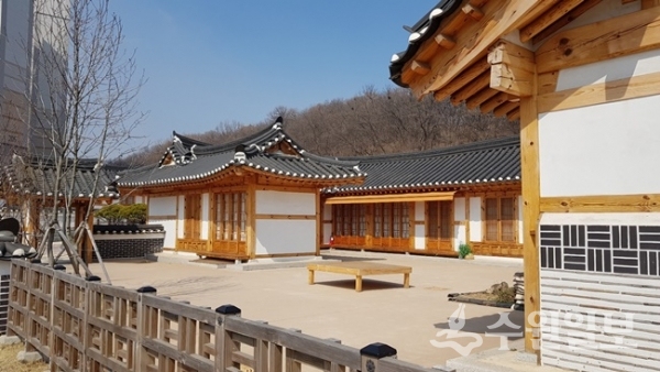 김포아트빌리지 한옥 이미지.(사진=경기도)