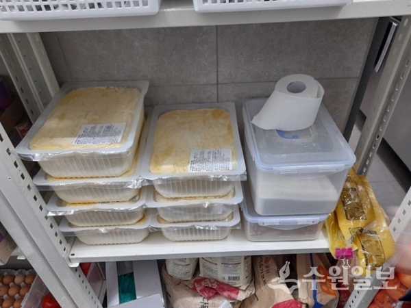 안양시에서 적발된 냉장냉동 미보관 제빵 원료.(사진=경기도)