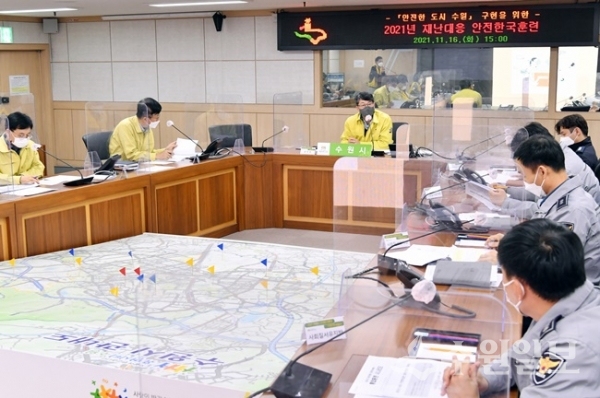 지난해 11월 진행된 수원시 ‘2021년 재난대응 안전한국훈련’ 모습. (사진=수원시)
