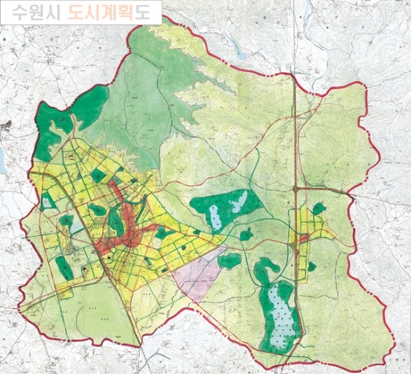 1972. 8. 11. 수원도시계획재정비 도면, 1970년 12월 3일 도시계획도면에서 변경된 도면이다. 개발제한구역 지정과 경부 영동고속도로 개통에 따라 계획적인 개발을 위해 용인군 수지면, 기흥면, 구성면 일부와 화성군 태안면 일부가 수원도시계획구역에 편입됐다. 특이점은 신갈저수지가 유원지로 결정됐다. (자료=수원시) 