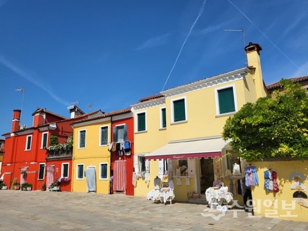 베네치아 부라노섬의 알록달록 주택가 모습.(사진=수원일보)