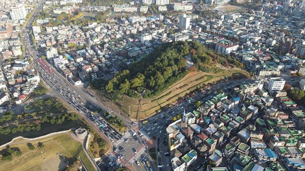 수원 창룡문 사거리-경기남부경찰청 도로 드론 촬영 모습.(사진=경기도)