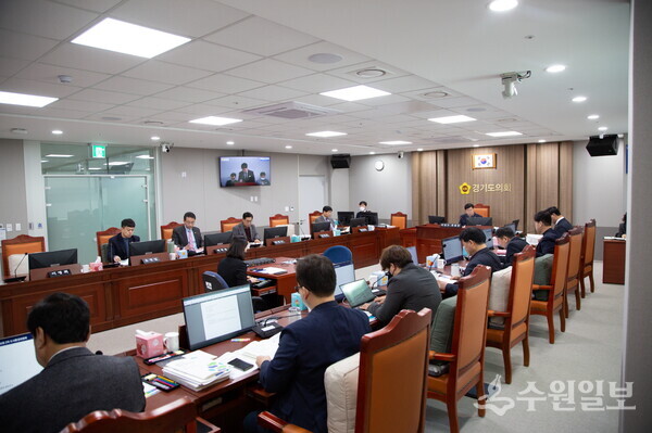 경기도의회 도시환경위원회 상임위원회 회의 모습. (사진=경기도의회)