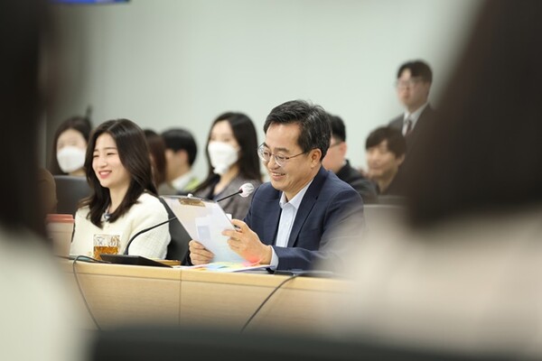 저출생 대응 인구해법 마련을 위한 토론회에 참석한 김동연 경기도지사.(사진=경기도)(