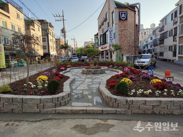 수원시 원천동 457-4 명성빌라 인근에 조성한 새빛정원 모습. (사진= 원천동 주민자치회)