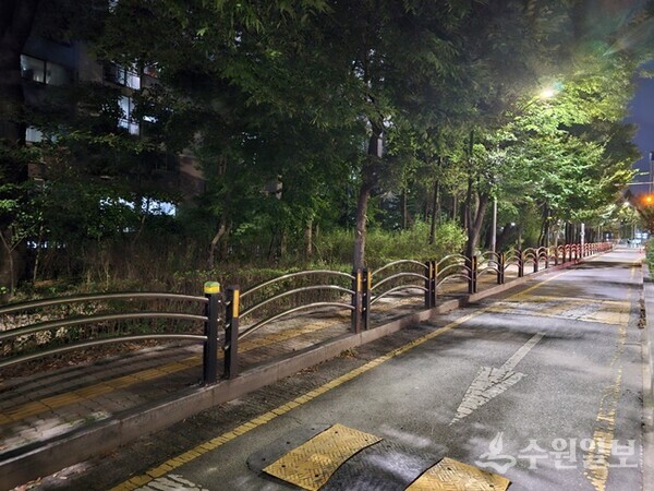 수원시 권선동 이마트앞 거리가 환경 정비 후 밤 10시가 넘은 시간까지 환하게 바뀌어 있다. (사진=수원시)