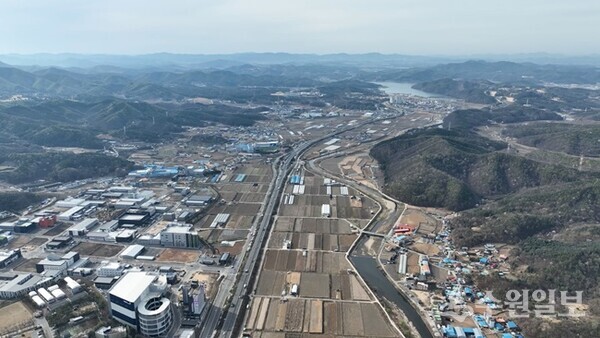 용인 첨단 시스템 반도체 국가산단이 들어설 이동 남사읍 일대 전경. 중앙을 관통하는 도로가 국도 45호선. (사진=용인시)