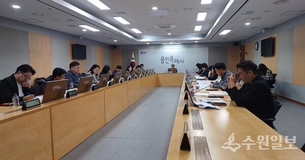 18일 용인시가 '제42회 대한민국연극제 용인' TF추진단 회의를 갖고 있다. (사진=용인시)