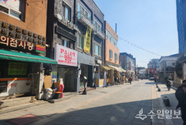 새빛상점가로 지정된 화성행궁상인회 골목. (사진=수원시)
