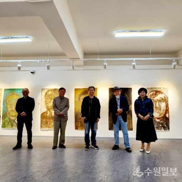 장석원KMJ ART GALLERY 초대전8...왼쪽부터 장석원,강종권,윤진섭, 성능경,김민자