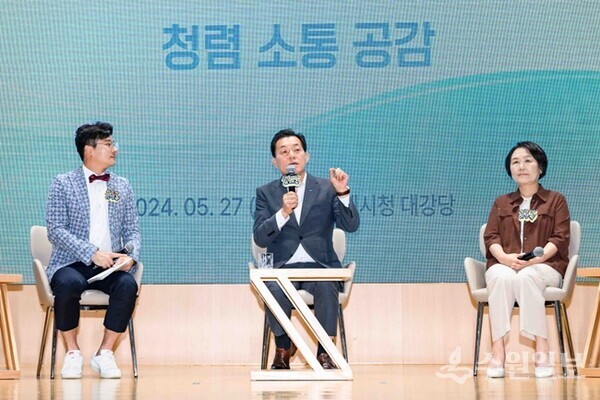이재준 시장이 MZ 공무원들과의 토크콘서트에서 발언하고 있다. (사진=수원시)