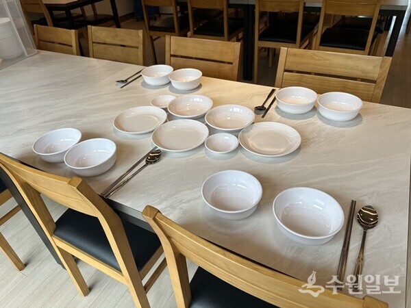 경기도의료원 장례식장 다회용기 도입 그릇 세팅 모습. (사진=경기도)
