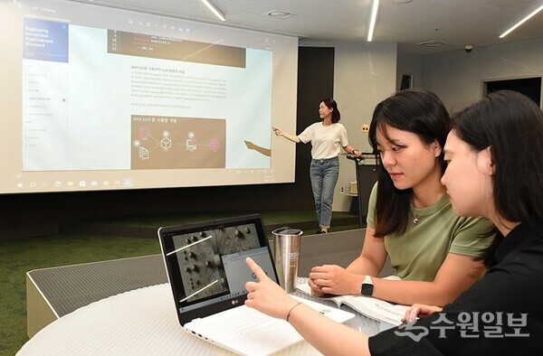 경기도경제과학진흥원이 엔비디아, AWS, 구글, 네이버등과 손잡고 AI 인재 양성 나선다.(사진=경과원)