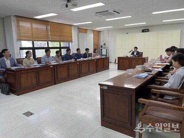 홍지선 부시장이 ‘남양주시 농업·농촌 및 식품산업 발전계획’수립 연구 용역 최종보고회'를 주재하고 있다. (사진=남양주시)