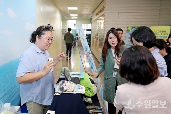 수원시가  운영중인 고향사랑기부 홍보부스(사진=수원시)