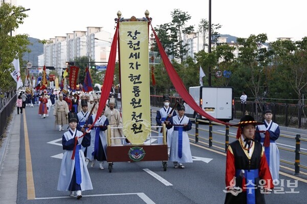 아버지 사도세자의 묘를 현륭원으로 옮기는 현륭원 천원 모습. (사진=화성시)