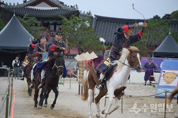마상무예 마상 기사(騎射). (사진=이용창 화성연구회 이사)