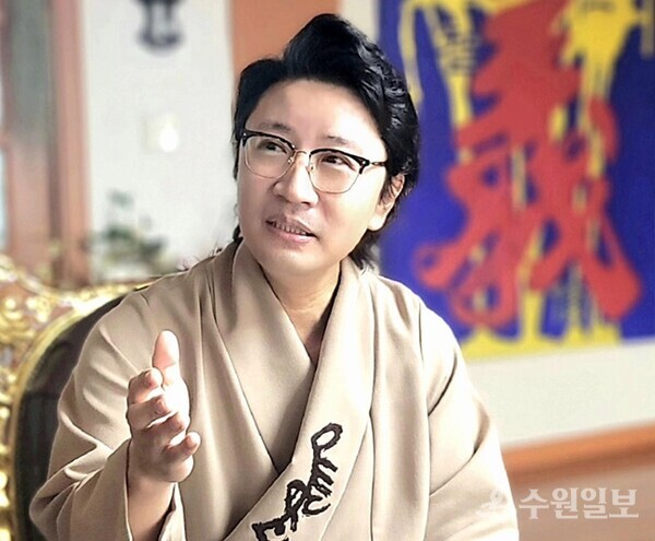 한한국 세계평화작가.