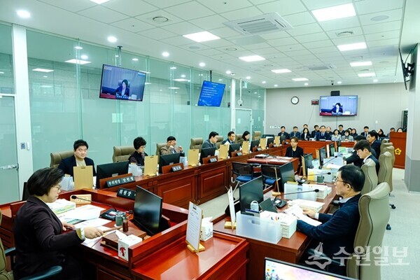 경기도의회 교육행정위원회는 22일 2025년도 경기도교육청 예산안에 대한 심사에 착수했다. (사진=경기도의회)