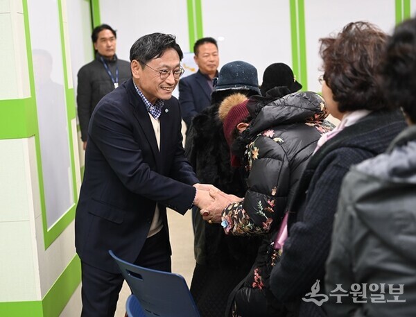 오후석 행정2부지사가  대성동마을 주민들과 간담회를 갖고 있다. (사진=경기도)