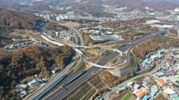 2025년 1월 1일 개통된 세종-포천 고속도고 북용인 나들목 전경. (사진=용인시)