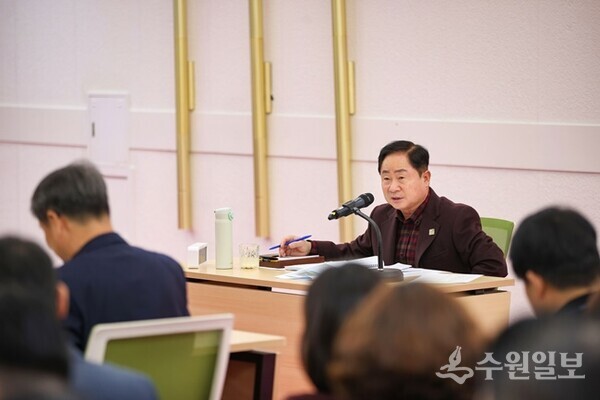 주광덕 남양주시장이 '더 큰 미래를 향한 2025년 주요 업무계획 보고회'를 주재하고 있다. (사진=남양주시)