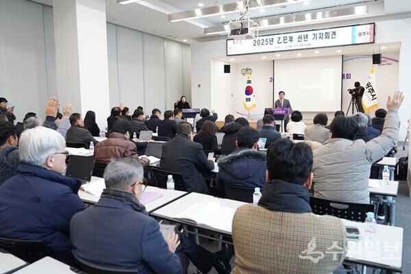 방세환 광주시장이 13일 신년 기자회견을 갖고 있다. (사진=광주시)