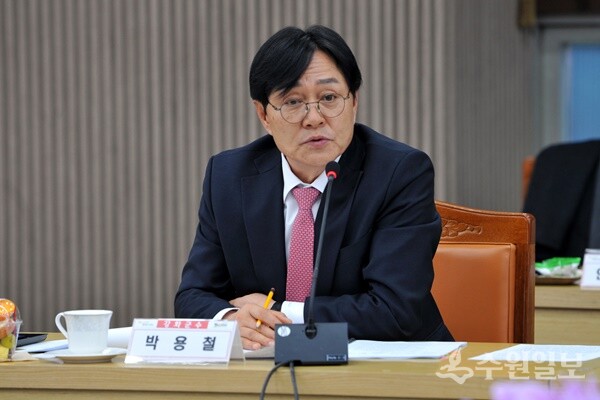 박용철 강화군수가 10일 연수구청에서 개최된 인천지역 군수·구청장협의회에서 강화군 기회발전특구 지정을 촉구하고 있다. (사진=강화군)