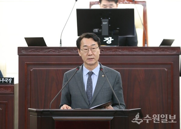 정명근 화성시장이 18일 제239회 화성시의회 제1차 임시회에서 2025년 시정연설을 하고 있다. (사진=화성시)