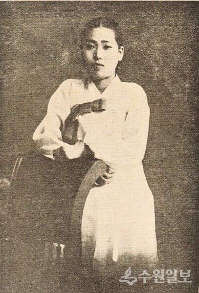 3월 29일 수원 기생 만세운동을 이끌었던 김향화(1897~?)