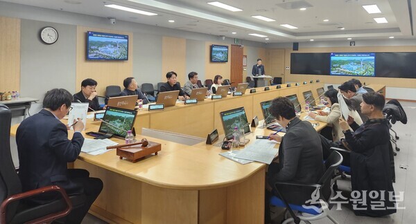 지난 26일 용인시청 영상회의실에서 열린 '2025년 적극행정위원회' 회의 모습. (사진=용인시)