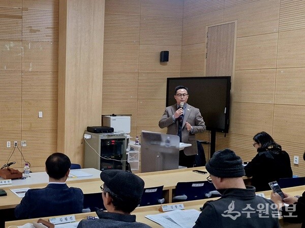 이기복 남양주시 다산행정복지센터장이 15대 주요 투자사업을 설명하고 있다. (사진=다산행정복지센터)