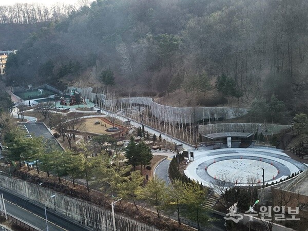 용인시가 노후 시설과 주차장 개선 공사를 완료한 용인중앙공원. (사진=용인시)