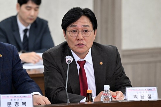 박용철 군수가 24일 인천시청에서 열린 군수·구청장 정책회의에서 인천시의 적극적인 지원을 요청하고 있다. (사진=강화군)