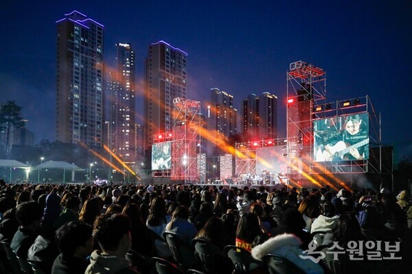 지난 3월 21일 동탄여울공원에서 열린 화성특례시민의날 콘서트 모습. (사진=화성시)