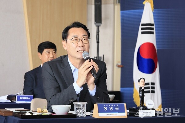 대한민국특례시시장협의회 신임 대표회장으로 선출된 정명근 화성특례시장이 12일 대한민국특례시시장협의회 2025년 상반기 정기회의에서 발언하고 있다. (사진=화성시)