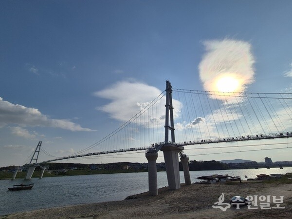 여주 남한강 출렁다리 전경. (사진=여주세종문화관광재단)